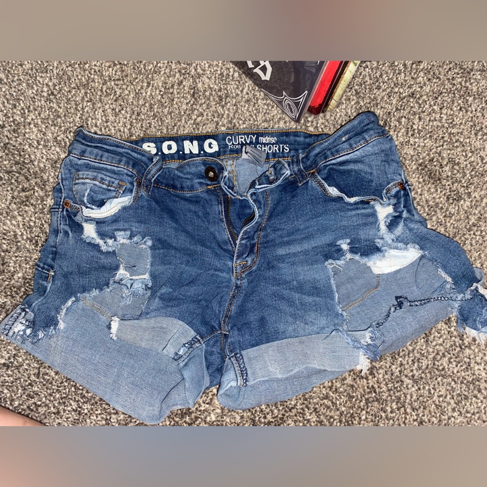 S.O.N.G. MidRise Curvy jean shorts